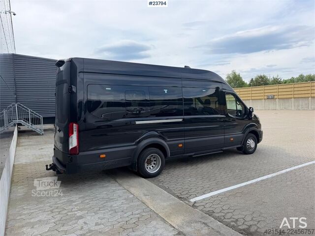 Minibuss Ford Transit Minibus 16+1