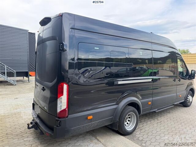 Minibuss Ford Transit Minibus 16+1