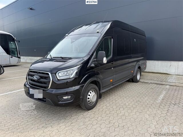 Minibuss Ford Transit Minibus 16+1