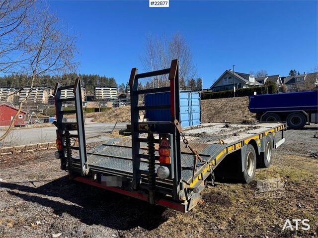 Carregador baixo NC machinery trailer with manual loading ramps