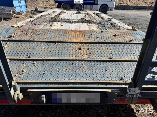 Tieflader NC machinery trailer with manual loading ramps
