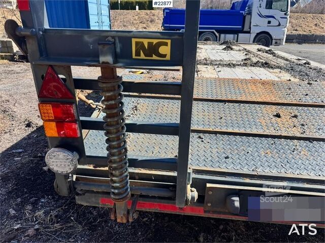 Tieflader NC machinery trailer with manual loading ramps