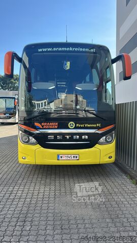 Diaľkový autobus Setra Top Class S 516 HDH