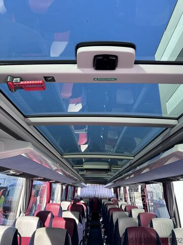 Diaľkový autobus Setra Top Class S 516 HDH