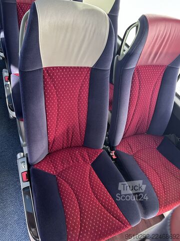 Diaľkový autobus Setra Top Class S 516 HDH