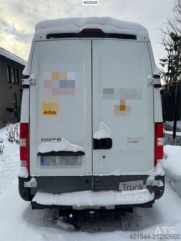 Camioneta familiar de techo alto Iveco Daily 50C Van – delivered with new EU approval