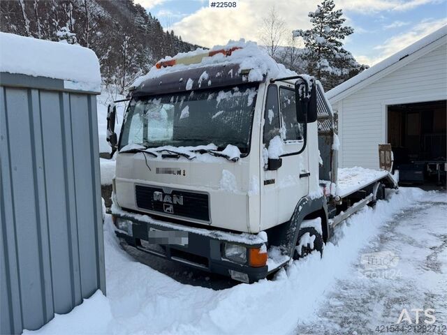 Platformas piekabe MAN 8.153 flatbed truck