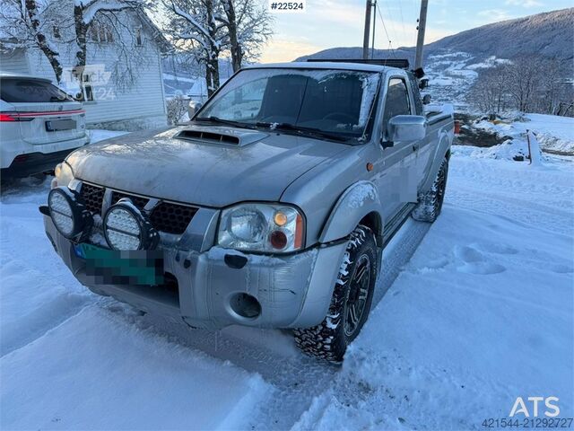 Break à toit surélevé Nissan king cap pickup 4x4 repair object