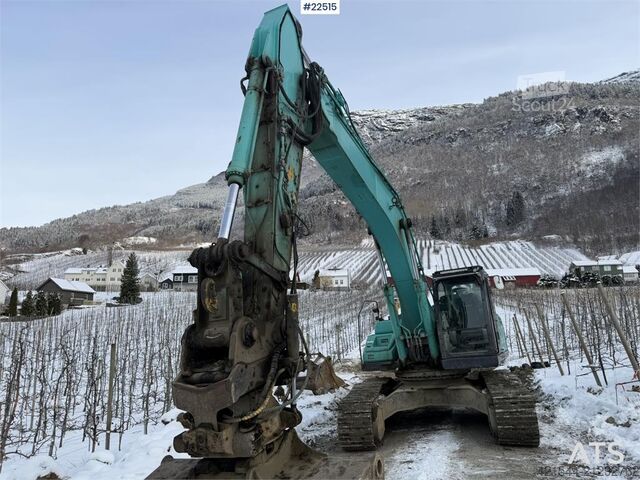 Excavator pe șenile Kobelco SK300LC-10 excavator with excavation bucket, gradi