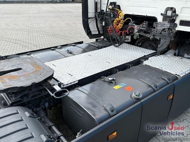 Standardowy ciągnik siodłowy Scania R 450 A4x2EB RETARDER MEGA VOLUME PARK AIRCO