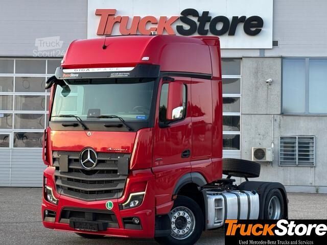 Τυπική μονάδα τράκτορα  Actros 1851 LS