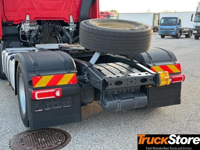 Τυπική μονάδα τράκτορα  Actros 1851 LS