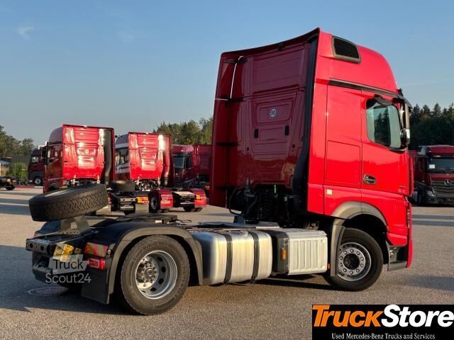 Τυπική μονάδα τράκτορα  Actros 1851 LS