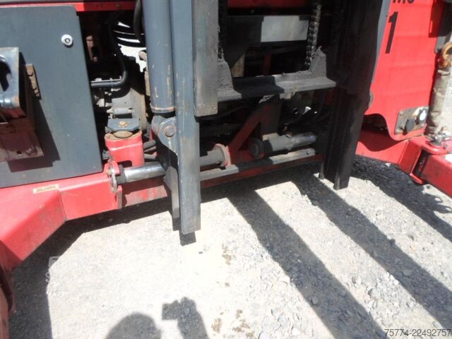 Heftruck MOFFETT M 4 25.3/ 880 Std. ALLRAD !!