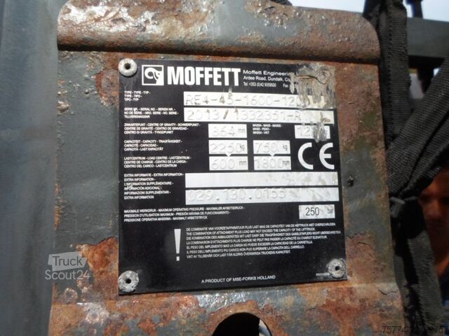 Heftruck MOFFETT M 4 25.3/ 880 Std. ALLRAD !!