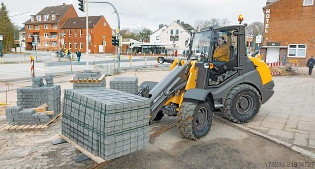 Ratinis krautuvas MECALAC Ahlmann AX700  Hitachi ZW75   65 Std.