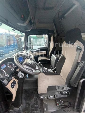 LKW-Fahrgestell MAN TGS 35.460 / 8X4 / Manual / 3x Steering