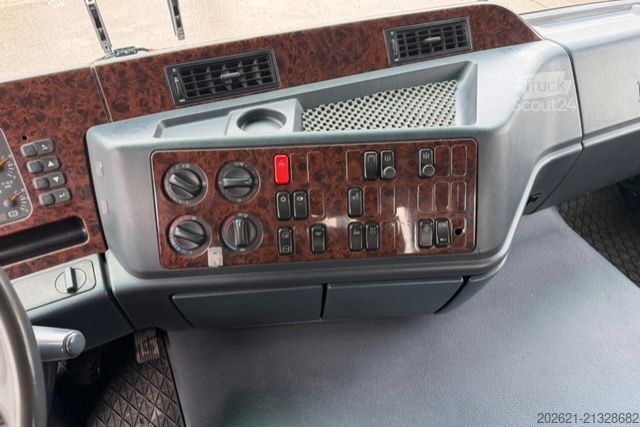 Grue montée sur camion MERCEDES-BENZ Actros 6x2 Kran 20mt Amco AB Mfk