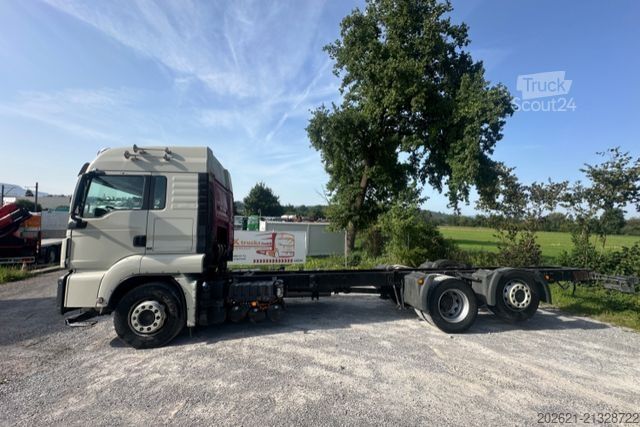 Șasiu de camion MAN TGS 26 480 6x2 Chassis Lenk&lift Achse