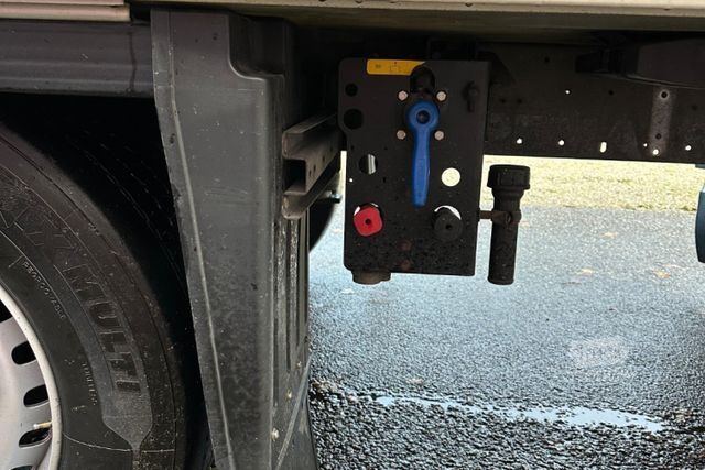 Semiremorcă frigorifică SCHMITZ CARGOBULL SKO 24 Thermoking Doppelstock Bitemp