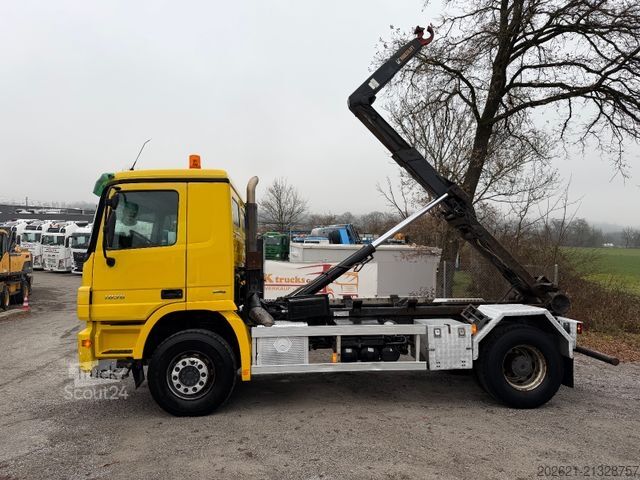 Camión volquete MERCEDES-BENZ Actros 1836 4x2 Haken Kipper