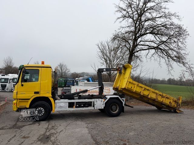 Camión volquete MERCEDES-BENZ Actros 1836 4x2 Haken Kipper