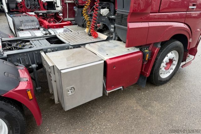 Tractor estándar DAF XF 530 6x2 Boggie