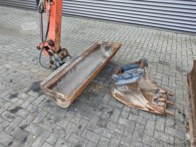 Minibagger Kubota KX 121-3 2 Buckets 2 Pieces!