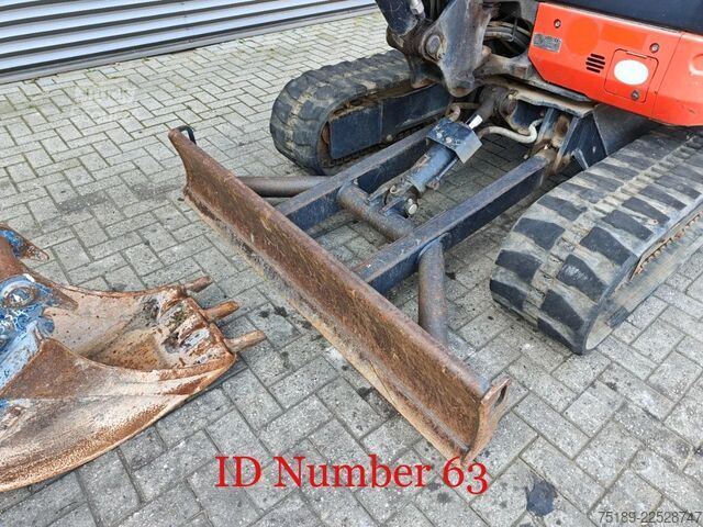 Mini-escavadora Kubota KX 121-3 2 Buckets 2 Pieces!
