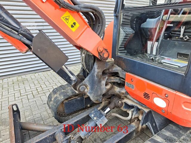 Mini-escavadora Kubota KX 121-3 2 Buckets 2 Pieces!