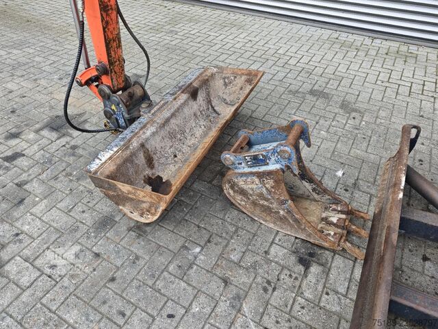 Minigraver Kubota KX 121-3 2 Buckets 2 Pieces!