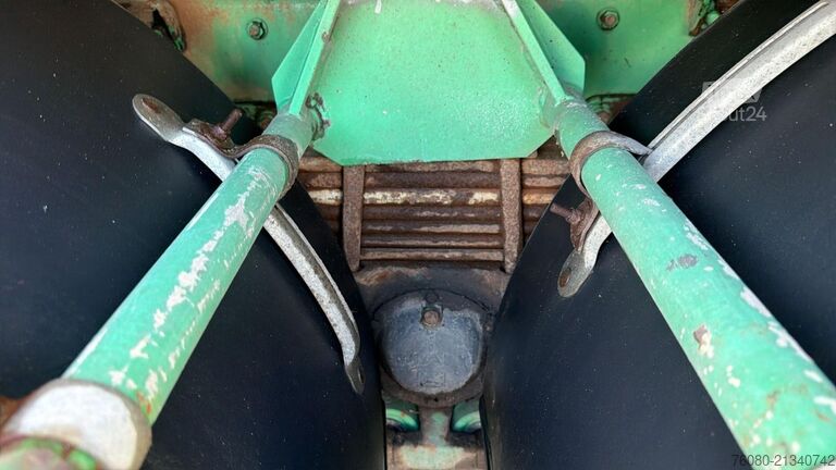 Piesūces transportlīdzeklis MAN 26.322 (13500 L / 6X4 / POMPE MANUELLE / MANUAL...