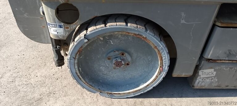 Piattaforma a pantografo Haulotte Compact 8 - 8m, electric