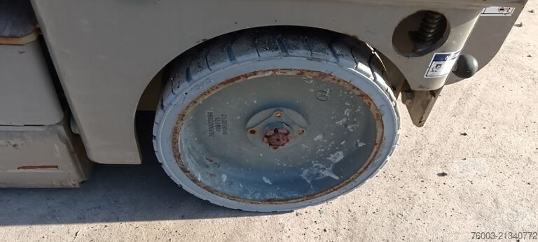 Piattaforma a pantografo Haulotte Compact 8 - 8m, electric