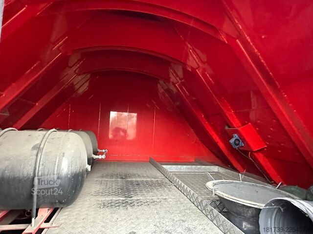 Tiptrailer KEMPF SKM AK unloader 4 chambers with lower ch