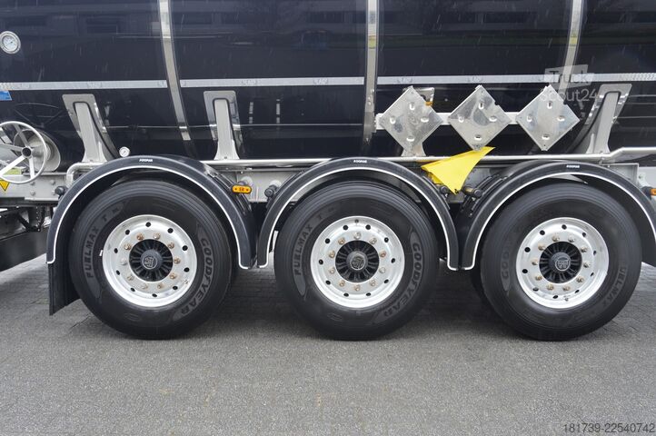 Sættevogn til farligt gods Lag O-3-ST L4BH bitumen semi-trailer / ADR