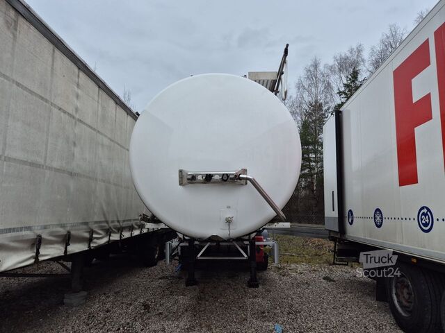 Cisterne til kemiske produkter / ADR Kässbohrer cistern for chemicals / ADR