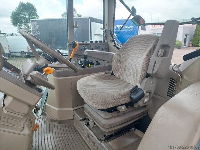 Landwirtschaftstraktor John Deere 6000 M 11.0t 6155M agricultural tractor