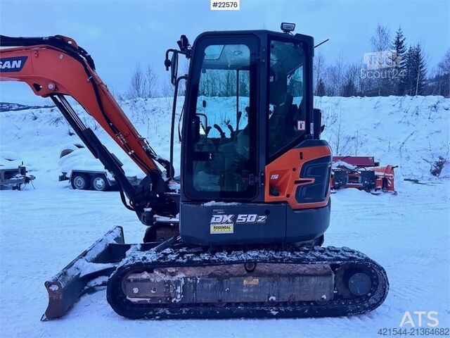 Minikotró Doosan DX50Z-7 mini excavator – 3 buckets – swing boom –