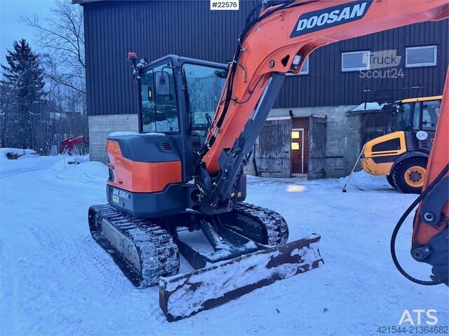 Mini ekskavatör Doosan DX50Z-7 mini excavator – 3 buckets – swing boom –