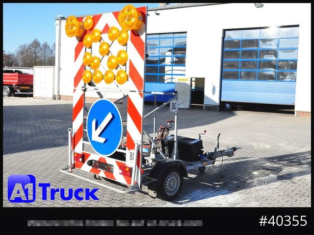 Причіп HUMBAUR Nissen B2/10 Absperrtafel Verkehrsleittafel Warntafel