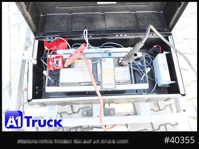 Причіп HUMBAUR Nissen B2/10 Absperrtafel Verkehrsleittafel Warntafel