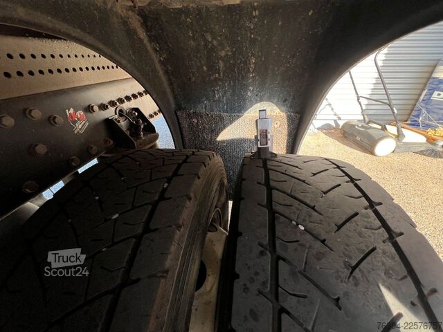 Autocarro con pianale e telone RENAULT D16 280 GlobalCab