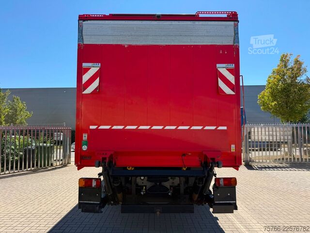 LKW mit Getränkeaufbau MAN TGS 26.420 / LBW / LENKACHSE / 2 x AHK / 18 PAL