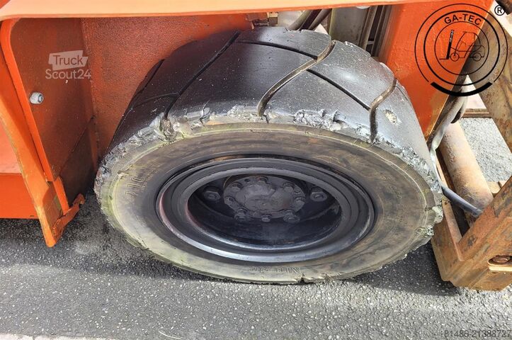 Chariot élévateur GPL Nissan BF03A35U