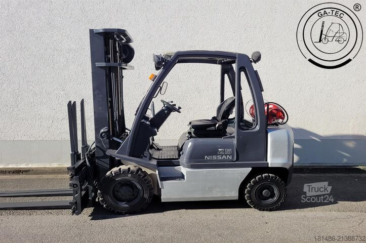Treibgasstapler Nissan U1D2A25LQ