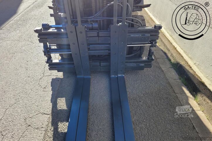 Treibgasstapler Nissan U1D2A25LQ