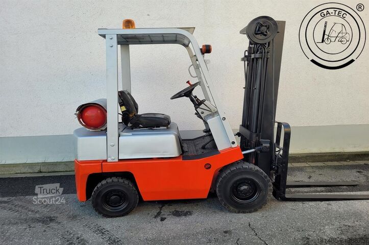 Treibgasstapler Nissan FO1 A15U