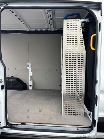 Kravas furgons ar augstu jumtu Ford Transit L2H2*Klima*Kamera*Tempomat*21Tkm