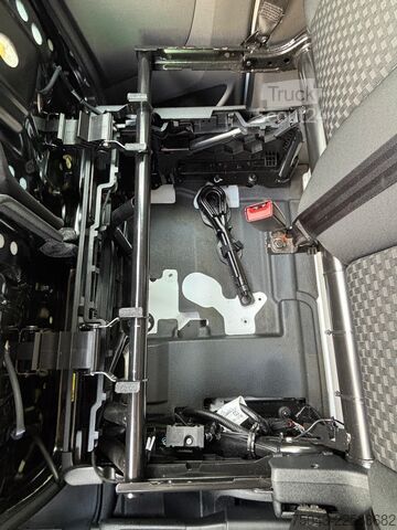 Kravas furgons ar augstu jumtu Ford Transit L2H2*Klima*Kamera*Tempomat*21Tkm